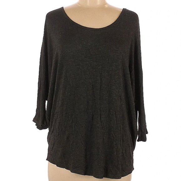 Brenda’s 3/4 sleeve Crochet open back Top M - Picture 2 of 3